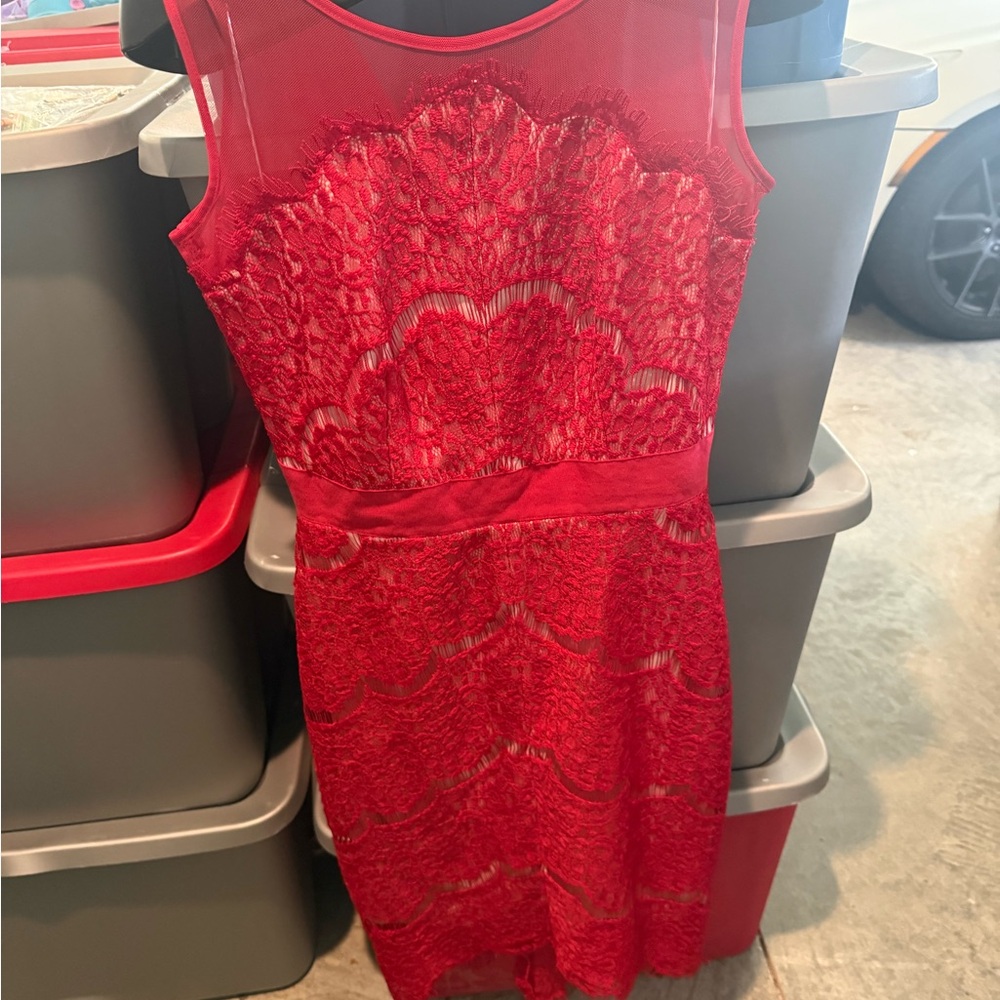 Elegant Red Lace Dress 95 - Picture 2 of 5